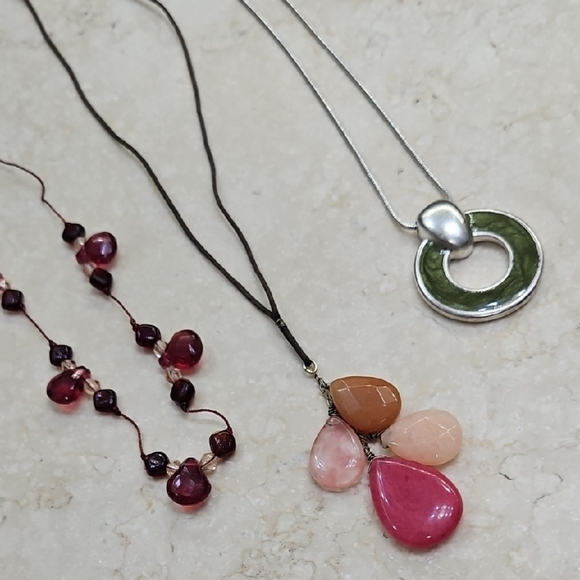 3 Express Elegant Multi-Color Pendant Necklace Set - Picture 3 of 3